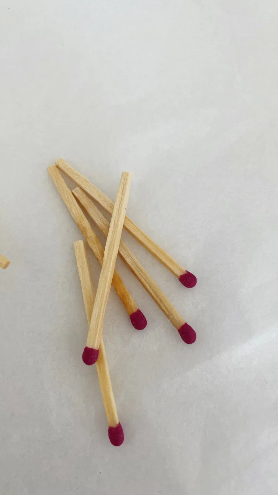 Pink phosphorus matches