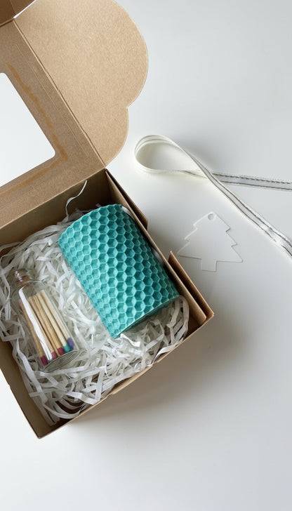 Christmas Pack – Beeswax Candle + Colored Matches